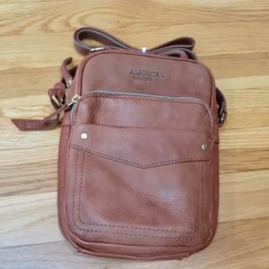 AMERICAN LEATHER CO Cleveland NS Crossbody Bag OS Chestnut American leather co